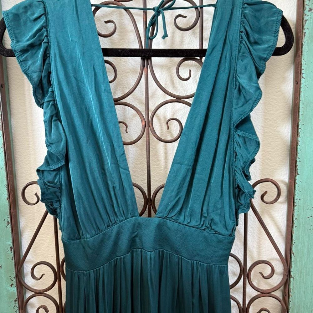 Stillwater sold by Revolve drapes perfectly size Sm. - Picture 8 of 11